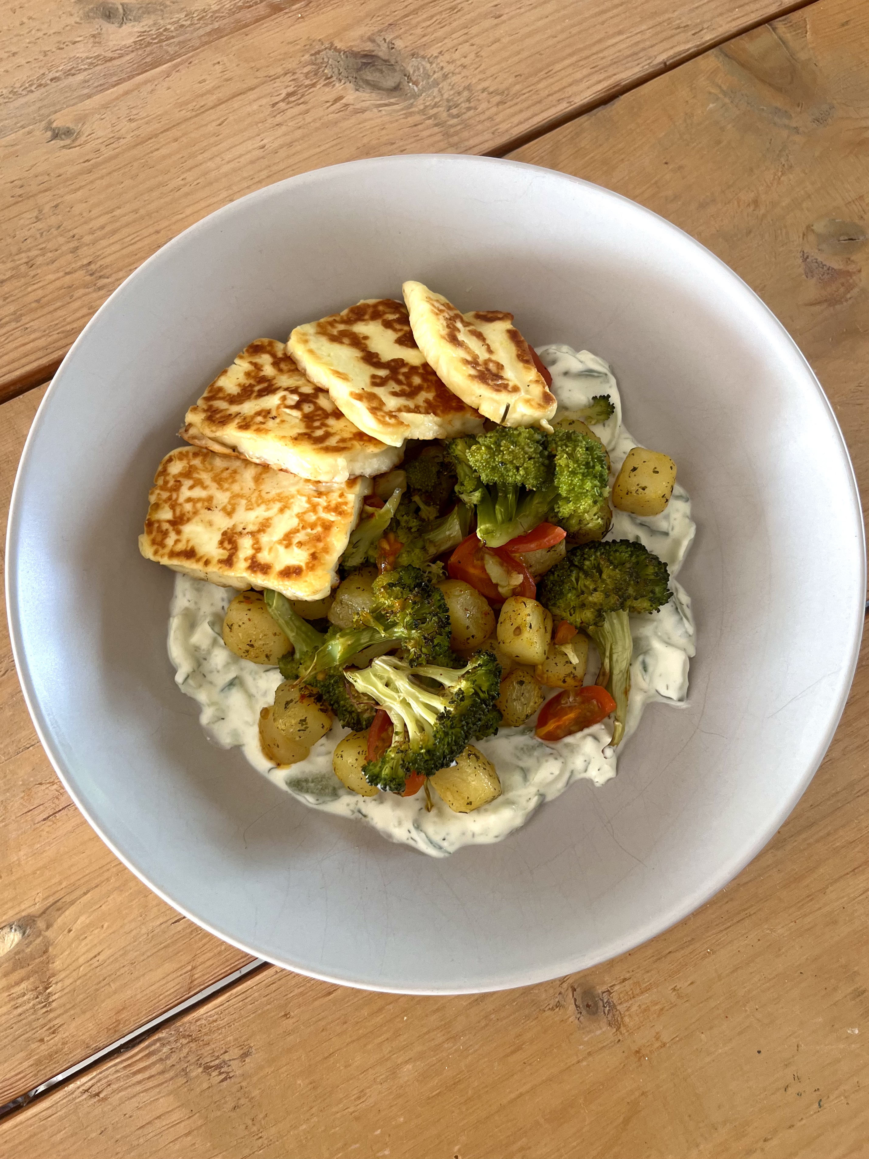 Griekse broccoli bowl